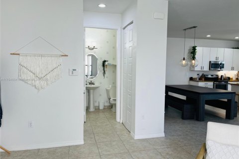Villa ou maison à vendre à Miami, Floride: 3 chambres, 182.55 m2 № 2037562 - photo 15