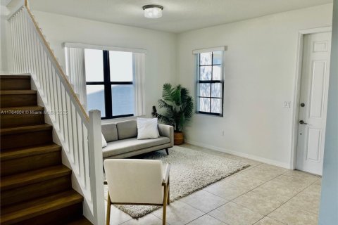 Villa ou maison à vendre à Miami, Floride: 3 chambres, 182.55 m2 № 2037562 - photo 9