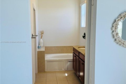 Villa ou maison à vendre à Miami, Floride: 3 chambres, 182.55 m2 № 2037562 - photo 23