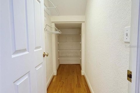 Touwnhouse à louer à Tampa, Floride: 3 chambres, 218.13 m2 № 2107165 - photo 9
