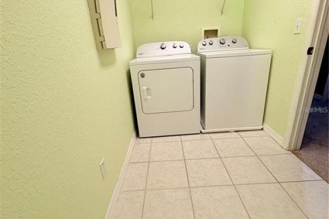 Touwnhouse à louer à Tampa, Floride: 3 chambres, 218.13 m2 № 2107165 - photo 24