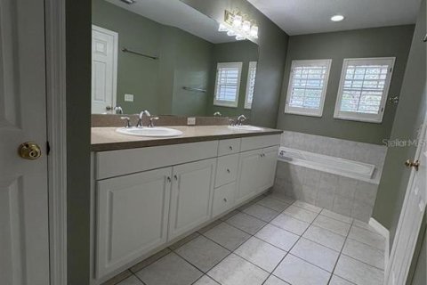 Touwnhouse à louer à Tampa, Floride: 3 chambres, 218.13 m2 № 2107165 - photo 15