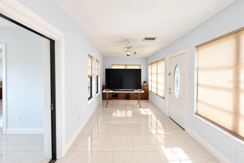 House in Orlando, Florida 3 bedrooms, 147.81 sq.m. № 2354553 - photo 13