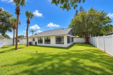 House in Orlando, Florida 3 bedrooms, 147.81 sq.m. № 2354553 - photo 4