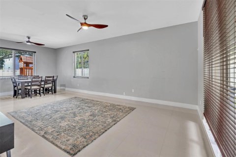 House in Cooper City, Florida 4 bedrooms, 237.09 sq.m. № 1799470 - photo 28