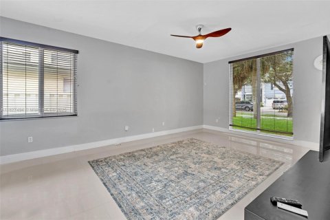 House in Cooper City, Florida 4 bedrooms, 237.09 sq.m. № 1799470 - photo 29