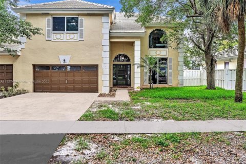 House in Cooper City, Florida 4 bedrooms, 237.09 sq.m. № 1799470 - photo 6
