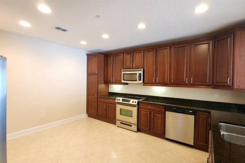 Condominio en alquiler en Orlando, Florida, 3 dormitorios, 193.7 m2 № 1898641 - foto 21