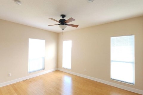 Condominio en alquiler en Orlando, Florida, 3 dormitorios, 193.7 m2 № 1898641 - foto 4