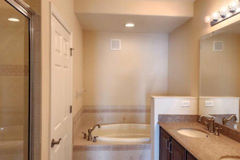 Condominio en alquiler en Orlando, Florida, 3 dormitorios, 193.7 m2 № 1898641 - foto 13