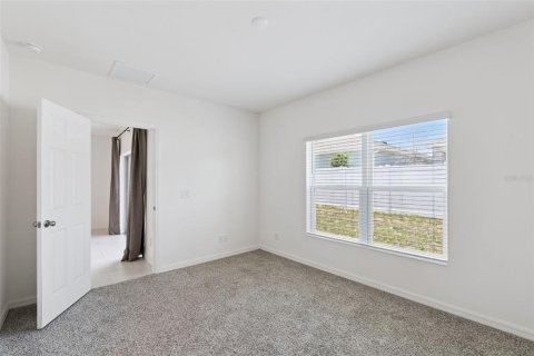House in TRINITY LAKES in Groveland, Florida 4 bedrooms, 143.07 sq.m. № 2097021 - photo 17