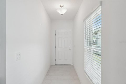 House in TRINITY LAKES in Groveland, Florida 4 bedrooms, 143.07 sq.m. № 2097021 - photo 4