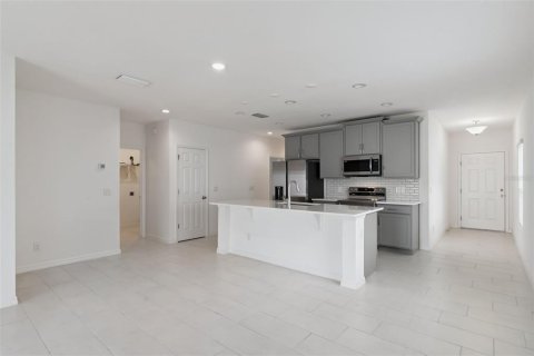 House in TRINITY LAKES in Groveland, Florida 4 bedrooms, 143.07 sq.m. № 2097021 - photo 14