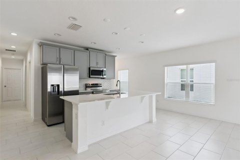 House in TRINITY LAKES in Groveland, Florida 4 bedrooms, 143.07 sq.m. № 2097021 - photo 15
