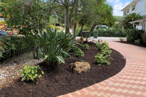 House in Sarasota, Florida 3 bedrooms, 107.49 sq.m. № 2275494 - photo 4