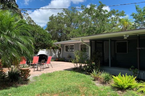 House in Sarasota, Florida 3 bedrooms, 107.49 sq.m. № 2275494 - photo 29