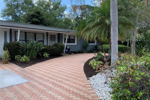House in Sarasota, Florida 3 bedrooms, 107.49 sq.m. № 2275494