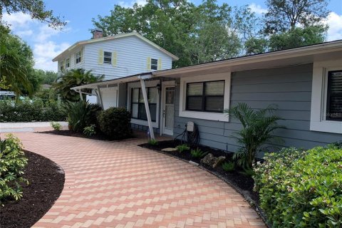 House in Sarasota, Florida 3 bedrooms, 107.49 sq.m. № 2275494 - photo 2