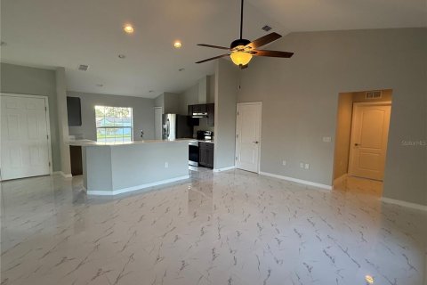 House in Frostproof, Florida 3 bedrooms, 155.24 sq.m. № 1787826 - photo 18