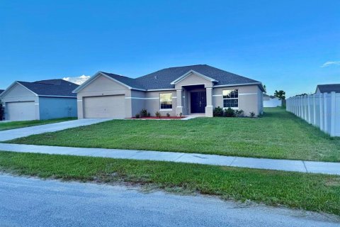 House in Frostproof, Florida 3 bedrooms, 155.24 sq.m. № 1787826 - photo 2