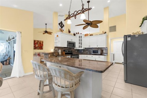 House in Port Charlotte, Florida 3 bedrooms, 196.67 sq.m. № 1634526 - photo 28