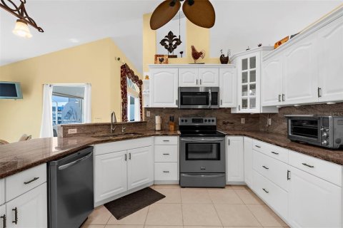 House in Port Charlotte, Florida 3 bedrooms, 196.67 sq.m. № 1634526 - photo 29