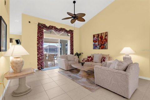 House in Port Charlotte, Florida 3 bedrooms, 196.67 sq.m. № 1634526 - photo 10