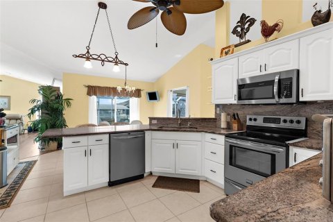 House in Port Charlotte, Florida 3 bedrooms, 196.67 sq.m. № 1634526 - photo 30