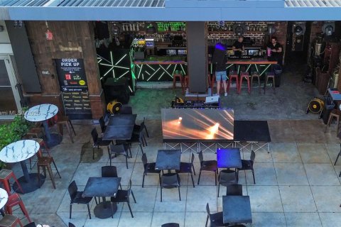 Commercial property in Kendall, Florida № 1961748 - photo 3