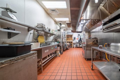 Commercial property in Kendall, Florida № 1961748 - photo 19