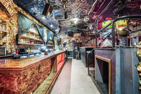 Commercial property in Kendall, Florida № 1961748 - photo 27