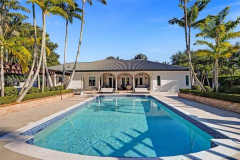 House in Miami, Florida 4 bedrooms, 417.69 sq.m. № 2076775 - photo 20