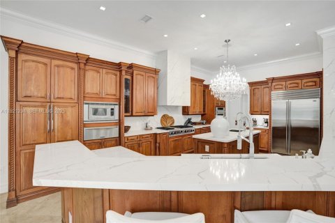 House in Miami, Florida 4 bedrooms, 417.69 sq.m. № 2076775 - photo 29
