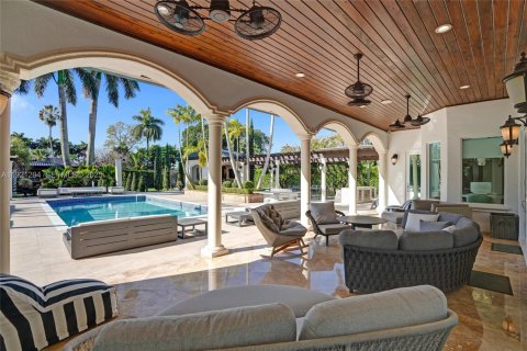 House in Miami, Florida 4 bedrooms, 417.69 sq.m. № 2076775 - photo 19