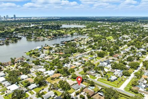 House in Saint Petersburg, Florida 3 bedrooms, 142.33 sq.m. № 1876600 - photo 30