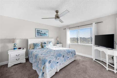 Condo in Jupiter, Florida, 2 bedrooms  № 2059748 - photo 13