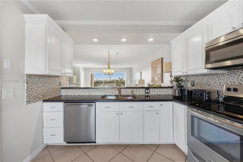 Condo in Jupiter, Florida, 2 bedrooms  № 2059748 - photo 9