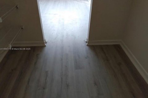 Copropriété à vendre à North Miami Beach, Floride: 2 chambres, 105.17 m2 № 2015362 - photo 17