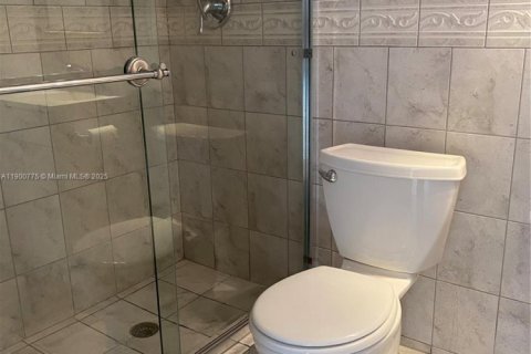 Copropriété à vendre à North Miami Beach, Floride: 2 chambres, 105.17 m2 № 2015362 - photo 13