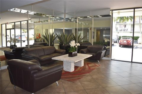 Copropriété à vendre à North Miami Beach, Floride: 2 chambres, 105.17 m2 № 2015362 - photo 23