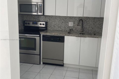 Copropriété à vendre à North Miami Beach, Floride: 2 chambres, 105.17 m2 № 2015362 - photo 8