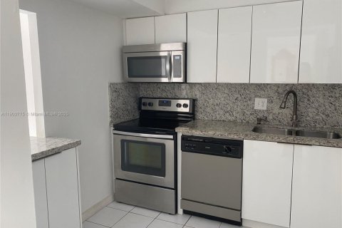 Copropriété à vendre à North Miami Beach, Floride: 2 chambres, 105.17 m2 № 2015362 - photo 7