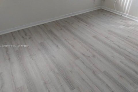 Copropriété à vendre à North Miami Beach, Floride: 2 chambres, 105.17 m2 № 2015362 - photo 16