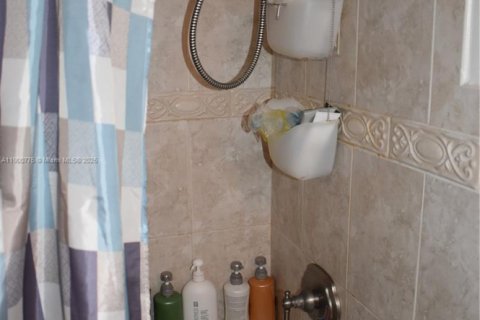 Copropriété à vendre à North Miami Beach, Floride: 2 chambres, 105.17 m2 № 2015362 - photo 18