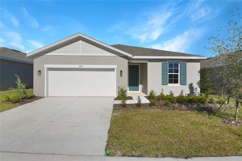 House in Eagle Lake, Florida 4 bedrooms, 192.31 sq.m. № 1298005 - photo 2