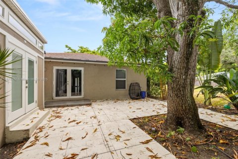 Casa en venta en North Miami, Florida, 3 dormitorios, 167.22 m2 № 1922128 - foto 14