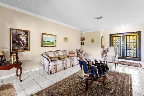 Купить виллу или дом в Майами, Флорида 5 спален, 192.4м2, № 1956130 - фото 13