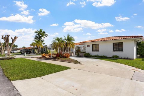 Купить виллу или дом в Майами, Флорида 5 спален, 192.4м2, № 1956130 - фото 7