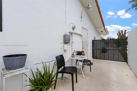 Купить виллу или дом в Майами, Флорида 5 спален, 192.4м2, № 1956130 - фото 28