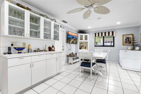 Купить виллу или дом в Майами, Флорида 5 спален, 192.4м2, № 1956130 - фото 18